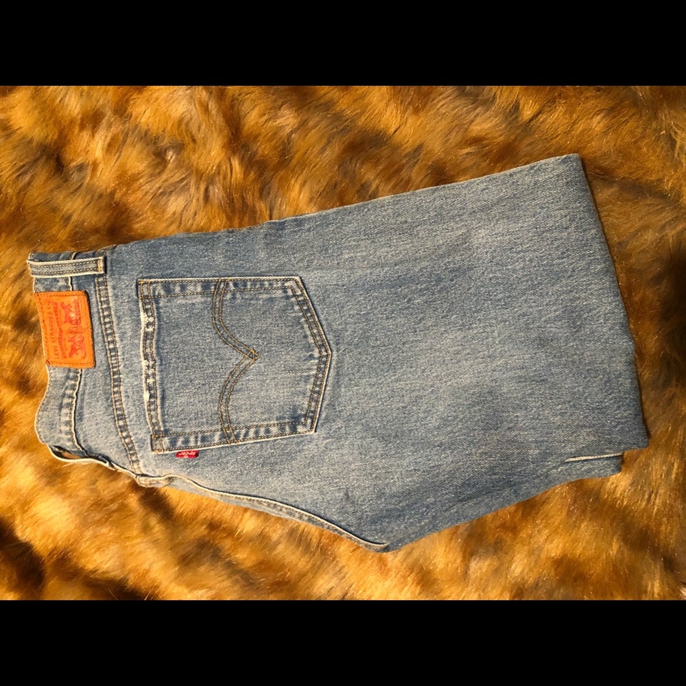 Levi’s Mid-Rise Jean, Size 28.